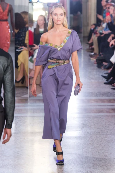 Look 57